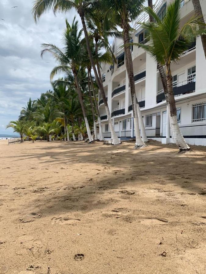 Vacacional Luna Mar 瓜亚比托斯 外观 照片